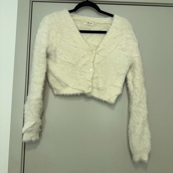 Sweaters - Fuzzy Cream Cropped Sweater